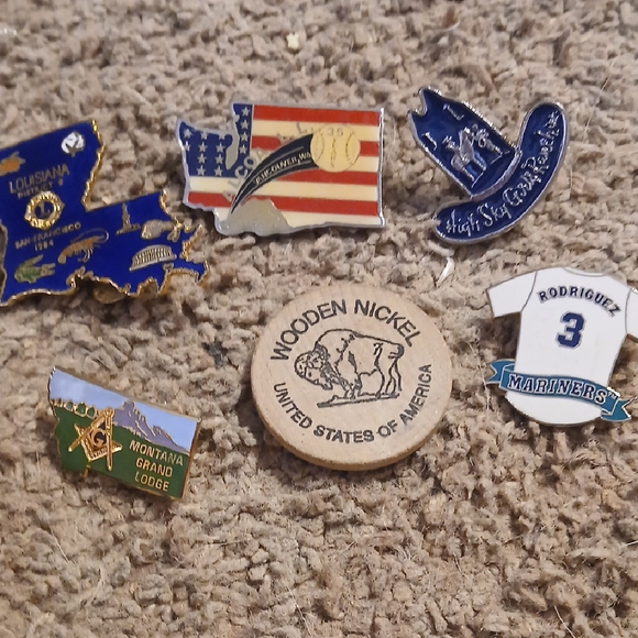 Colorful Assorted Pin Collection - Picture 4 of 9